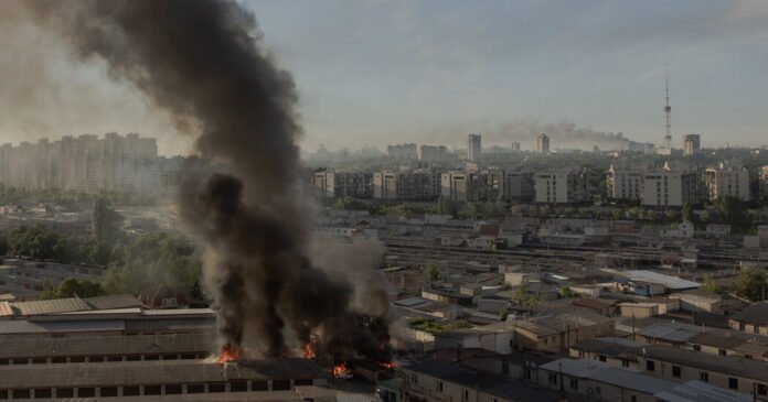 A-Russia-esta-mostrando-sinais-de-fraqueza-na-Ucrania-Entao.jpg A Rússia está mostrando sinais de fraqueza na Ucrânia. Então bate mais forte.