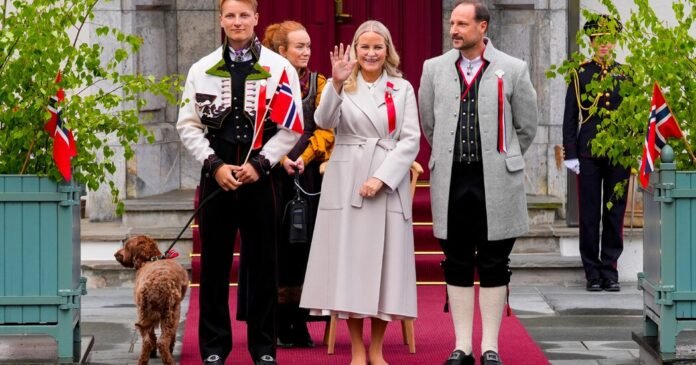 A-princesa-herdeira-Mette-Marit-da-Noruega-e-colocada-na-lista.jpg A princesa herdeira Mette-Marit da Noruega é colocada na lista de transplantes pulmonares