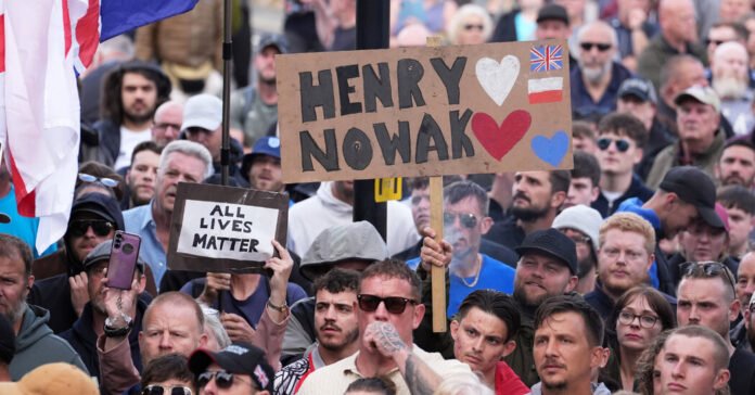 Assassinato-de-Henry-Nowak-que-foi-algemado-pela-policia-enquanto.jpg Assassinato de Henry Nowak, que foi algemado pela polícia enquanto morria, alimenta indignação no Reino Unido
