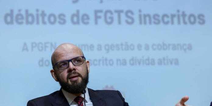 Procuradoria-da-Fazenda-Nacional-passa-a-cobrar-dividas-com-o.jpg Procuradoria da Fazenda Nacional passa a cobrar dívidas com o FGTS